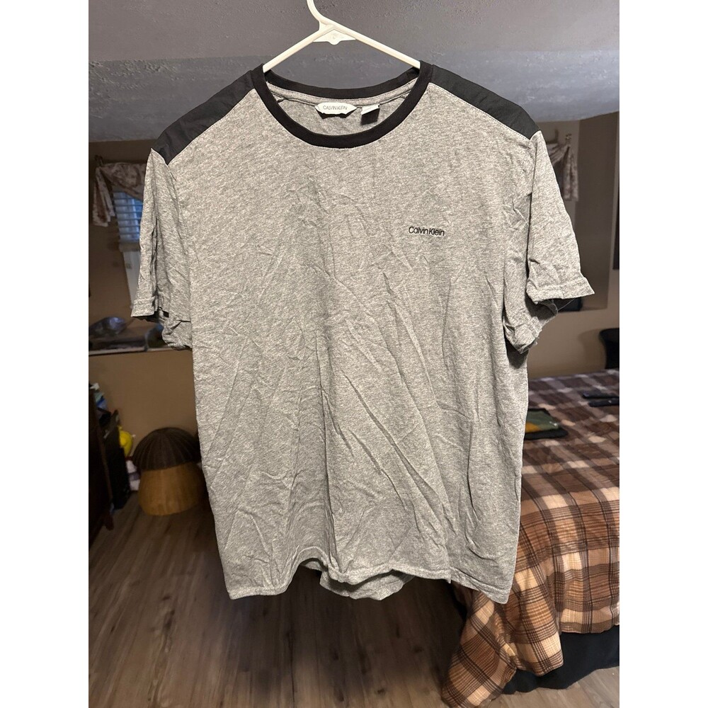 Men’s Calvin Klein T Shirt Medium
